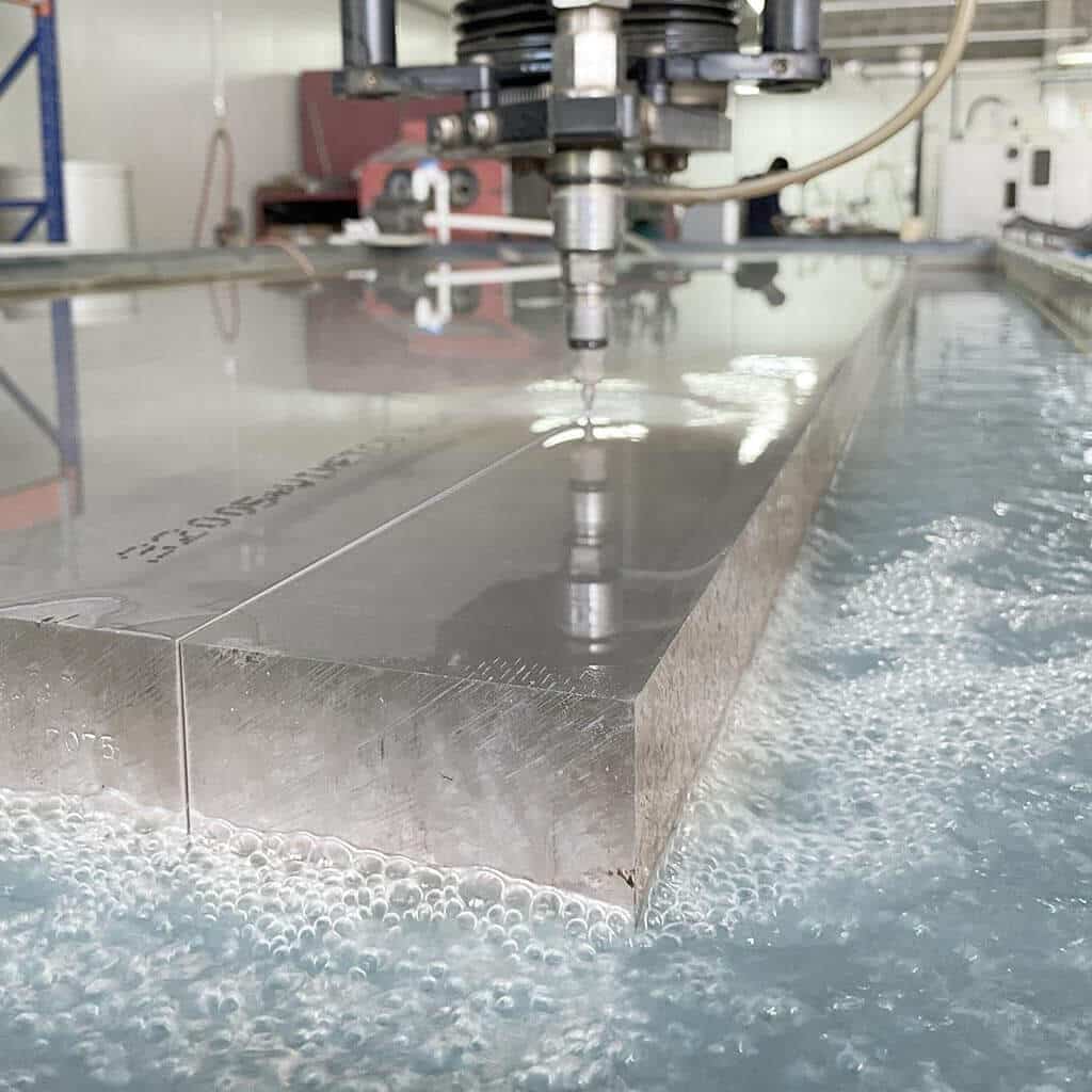 TECNOMETALES ONIS CNC